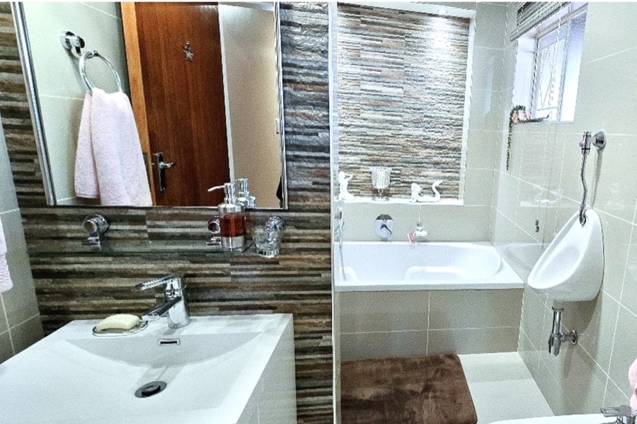 3 Bedroom Property for Sale in Vaalpark Free State